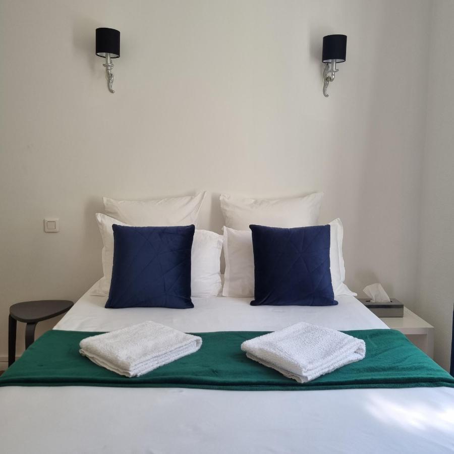 Double Bed Room Homestay Shared Accommodation Paris Exterior photo